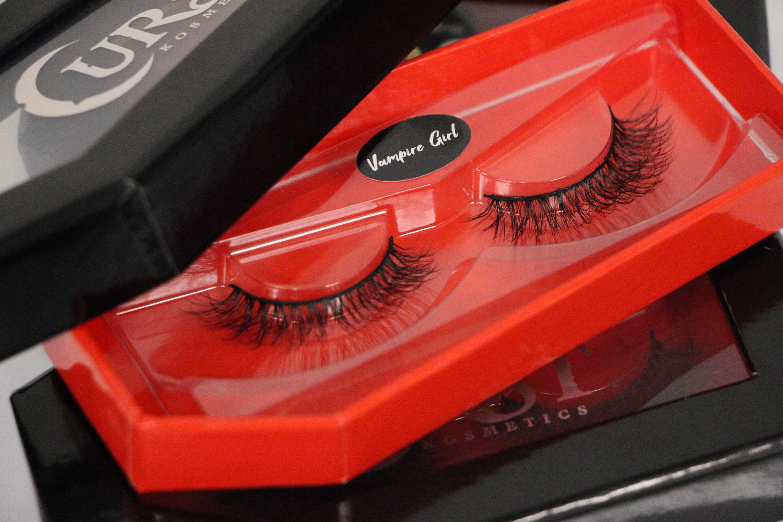 Vampire Girl Lashes