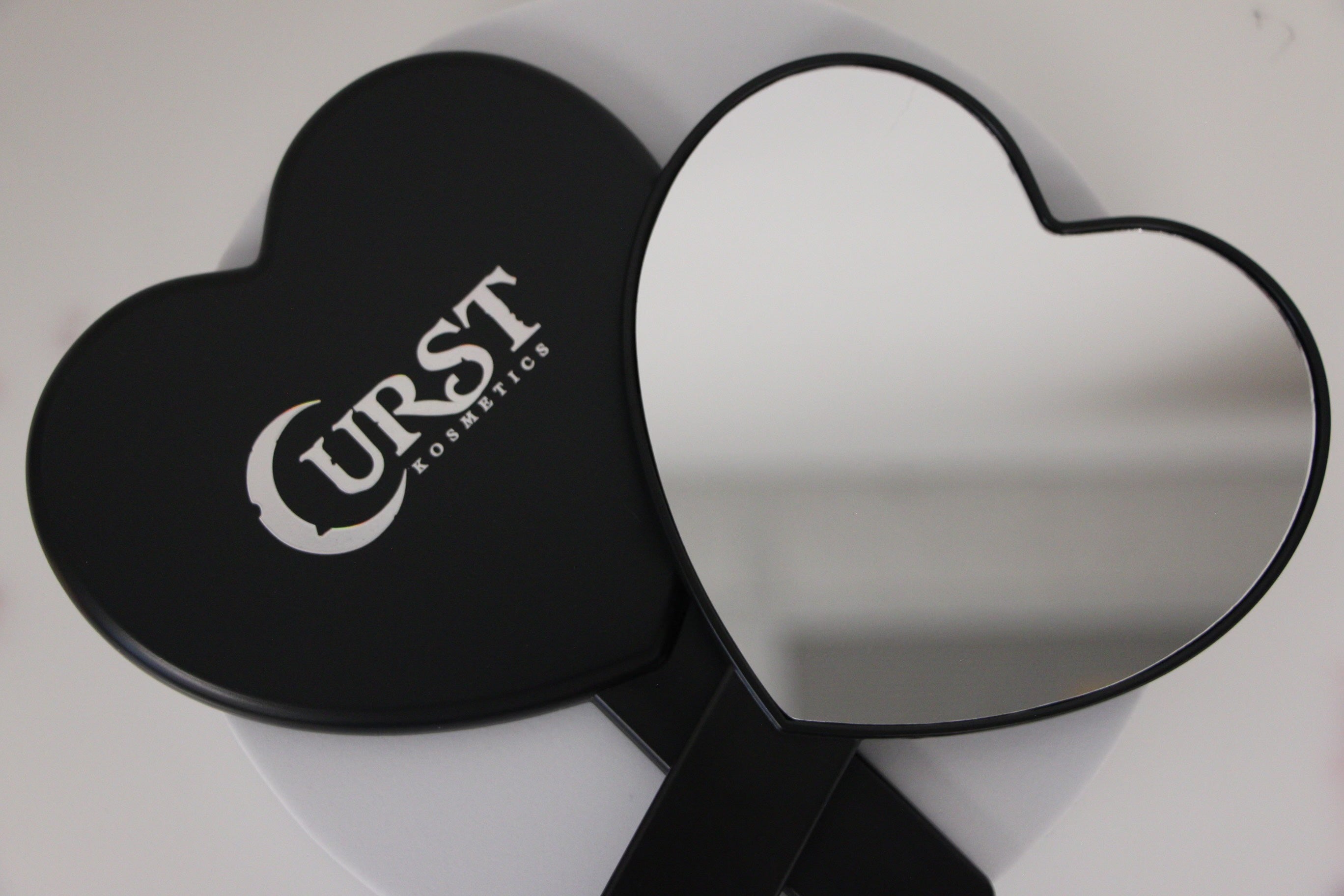 Curst Mirror